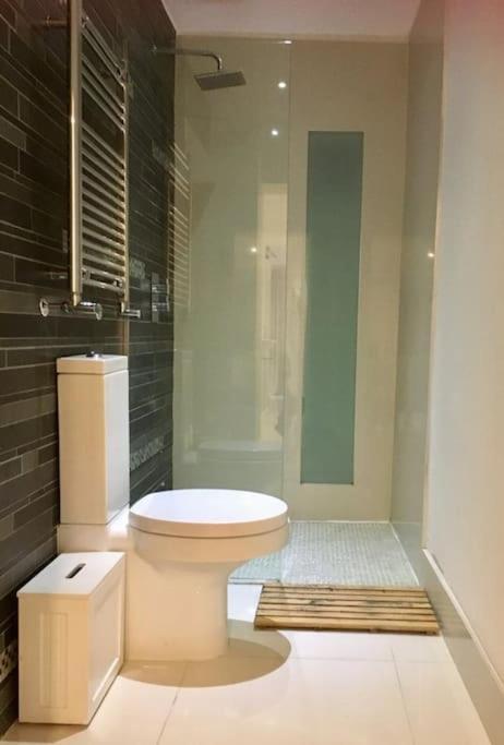 Earls Court Spacious Apartment London Ngoại thất bức ảnh